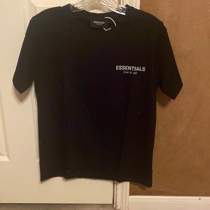 Essentials 
Fear of God Tee